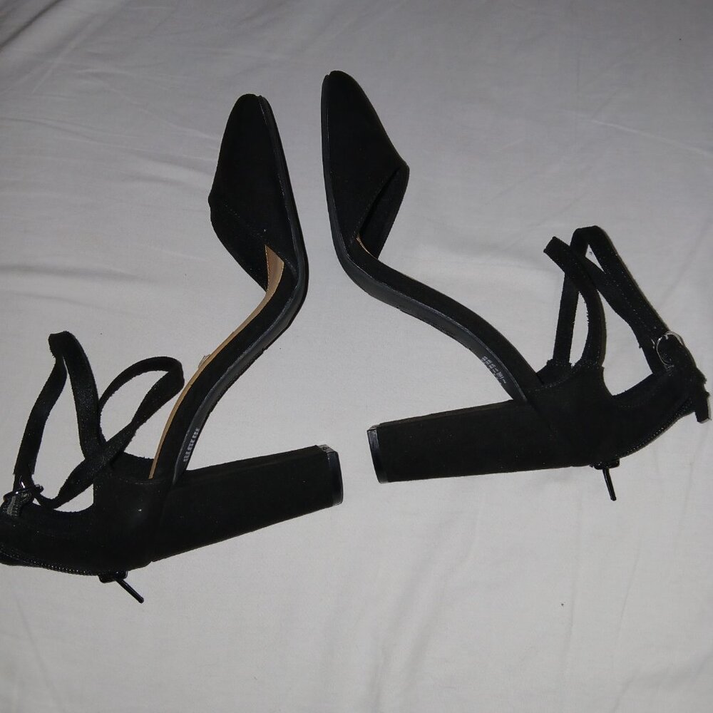 Shoes - Picture 2 of 7